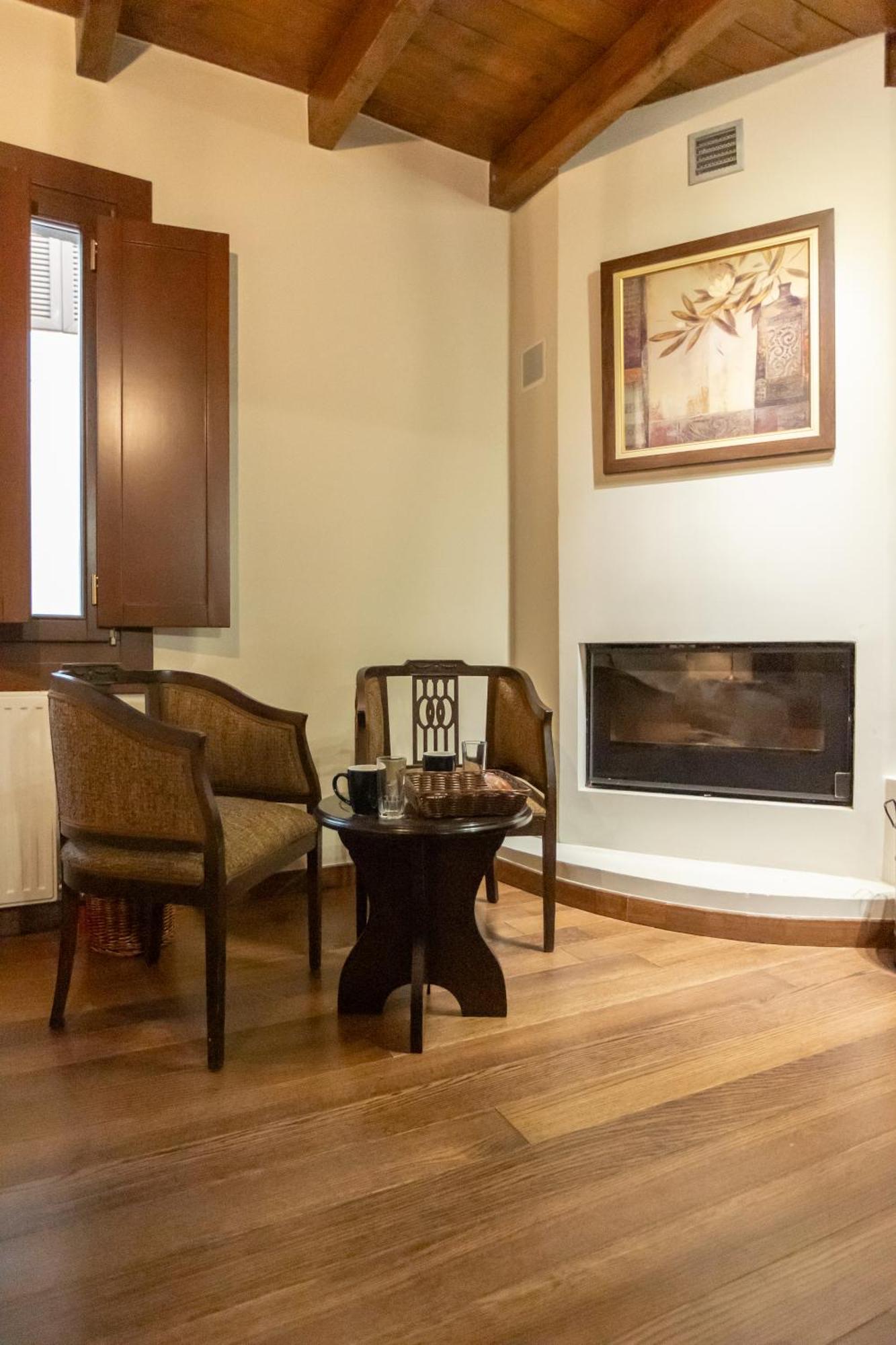 דימיטסאנה Guesthouse Lousios מראה חיצוני תמונה