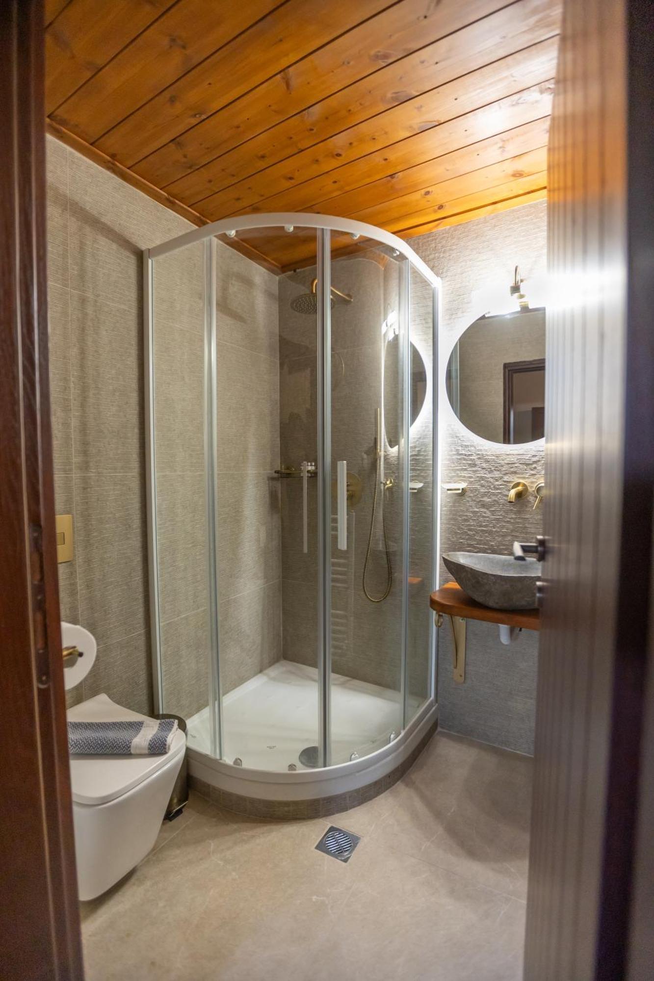 דימיטסאנה Guesthouse Lousios מראה חיצוני תמונה